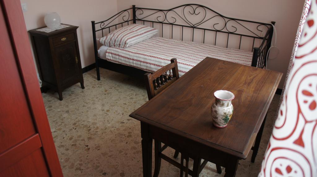 Il Piccione Viaggiatore Banchette D'Ivrea Chambre photo